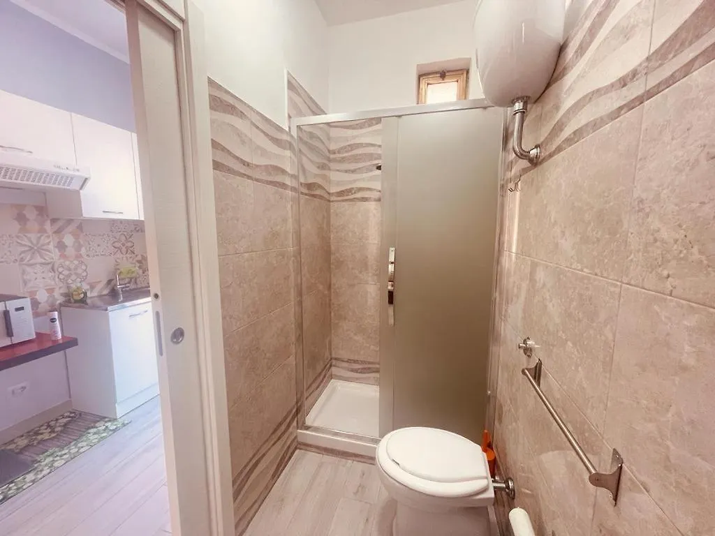 M&C Apartment Fiumicino 0*,  İtalya